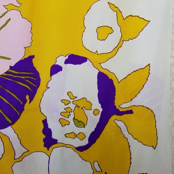 SOLD🌈 1960s Herman Pecker & Co. floral scarf - Picture 4 of 9